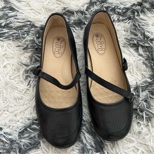 Nibi Mary Jane Shoes